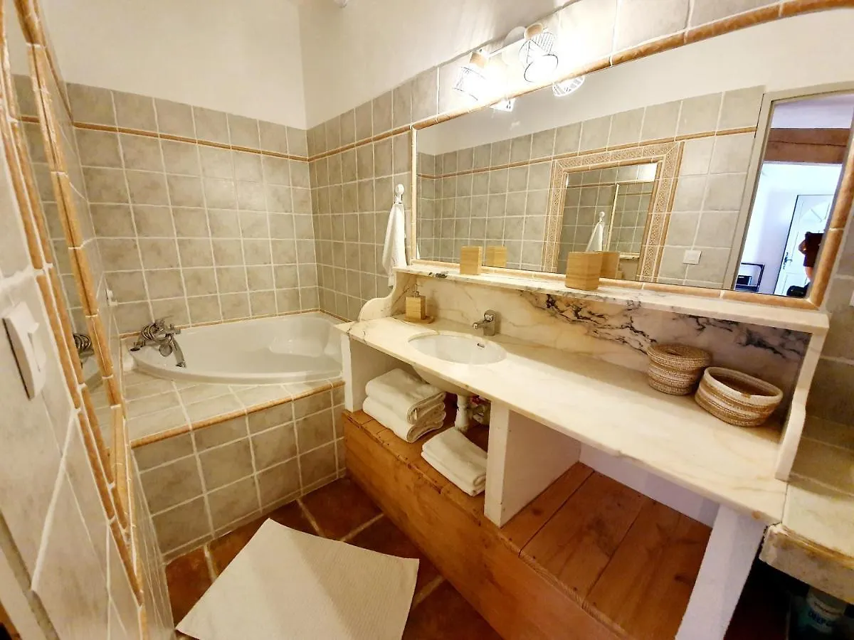 Gite Le Refuge Monieux Apartment